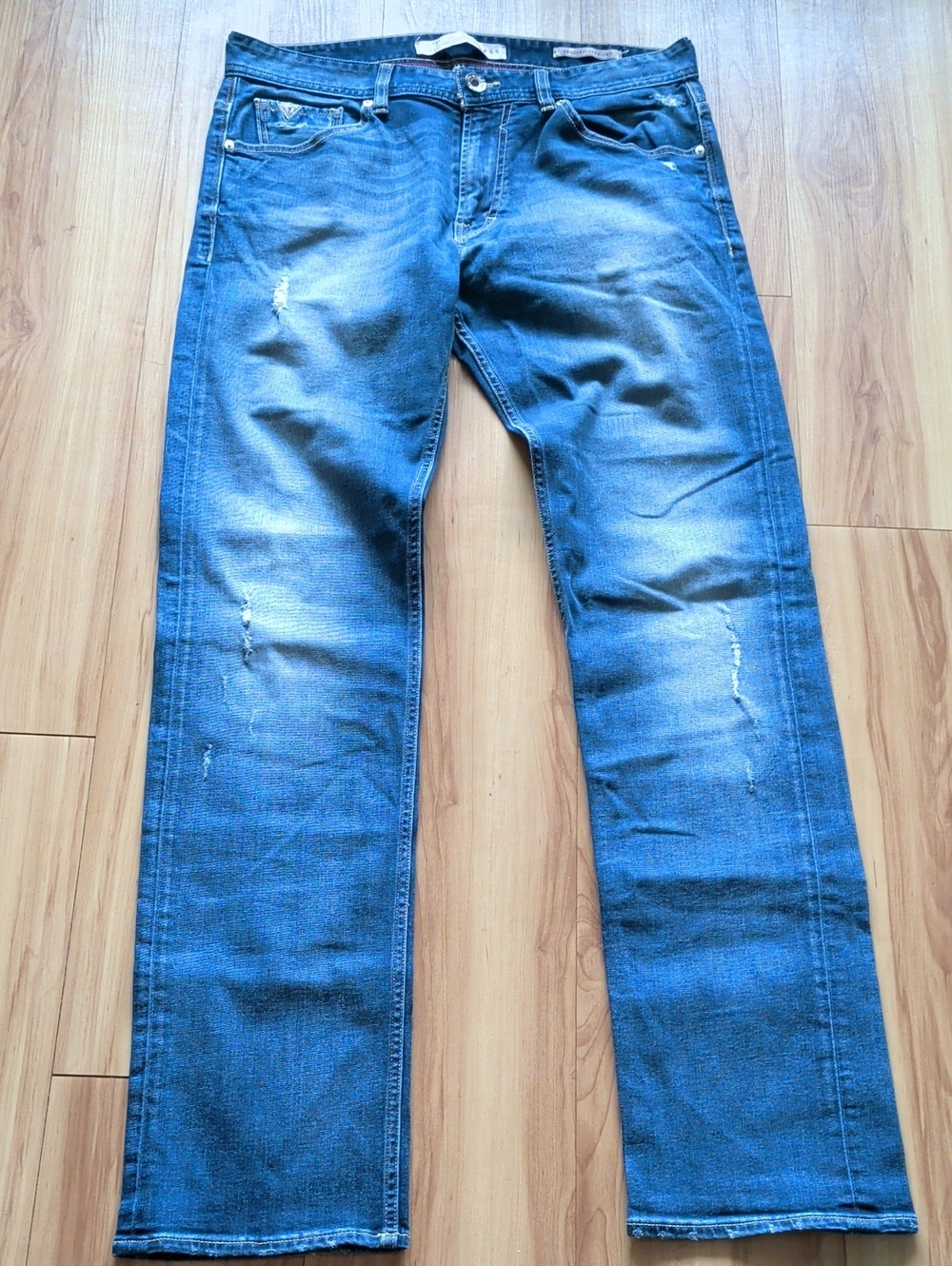 Men's Blue Distressed Guess Straight-Leg Jeans